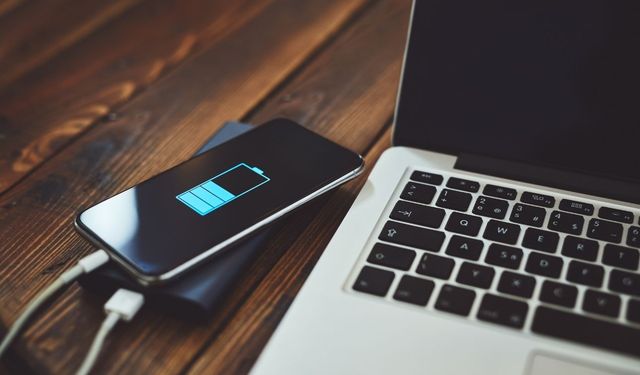 Telefonunu sürekli yüzde 100 şarj edenler dikkat!