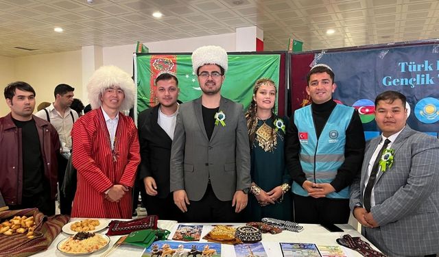 AK Parti Gençlik Kolları Türk Dünyası programına katıldı