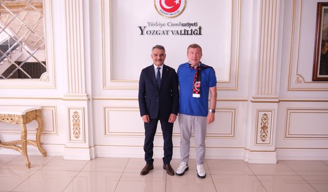 Türk futbolunun efsane ismi Tanju Çolak’tan Vali Özkan’a ziyaret