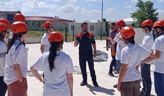 Uluslararası gönüllülere Yozgat’ta afet eğitimi