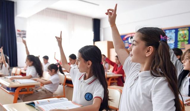 Andımızın yazarı kimdir?