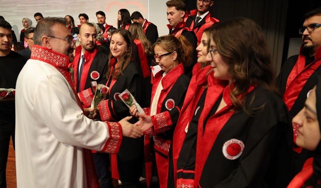 Bozok Üniversitesi Diş Hekimliği Fakültesi ilk mezunlarını verdi