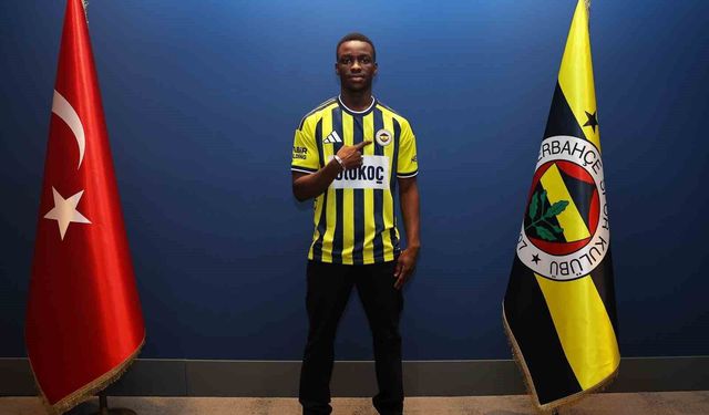 Fenerbahçe, genç yetenek Amara Diouf ile sözleşme imzaladı
