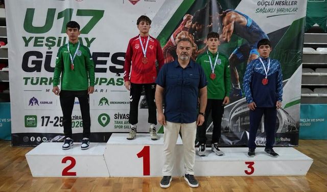 Yozgatlı güreşte Türkiye üçüncüsü oldu