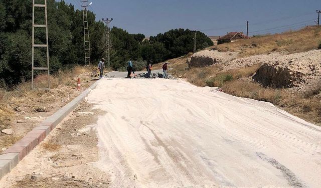 Yamaçlı’da kilitli parke taşı çalışmaları hız kesmeden devam ediyor