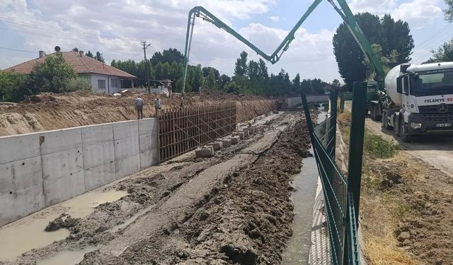 Çandır'da taşkın koruma projesi aralıksız sürüyor: Yerleşim alanları ve tarım arazileri güvence altına alınacak