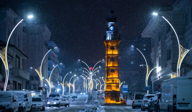 Yozgat’ın 118 yıllık Saat Kulesi zamanı göstermeye devam ediyor