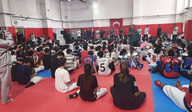 Taekwondo sporcuları Yozgat’ta ortak antrenmanda buluştu