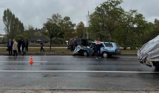 Otomobil ile minibüs çarpıştı: 1 ölü