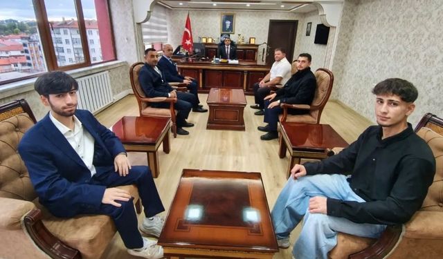 Akdağmadeni Ülkü Ocakları yönetiminden Kaymakam Kaymakçı’ya ziyaret