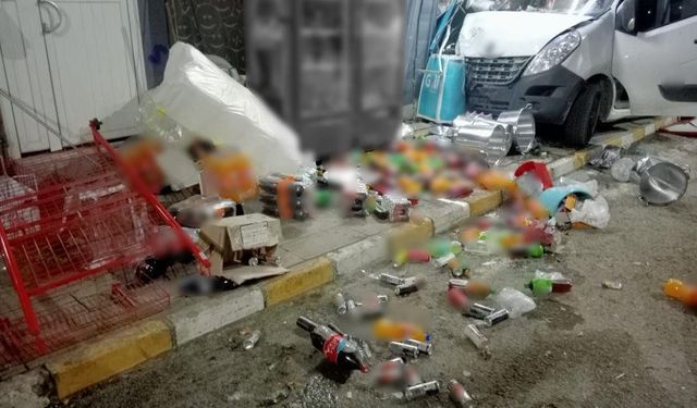 Kamyonet markete girdi: Kazada 2 kişi yaralandı