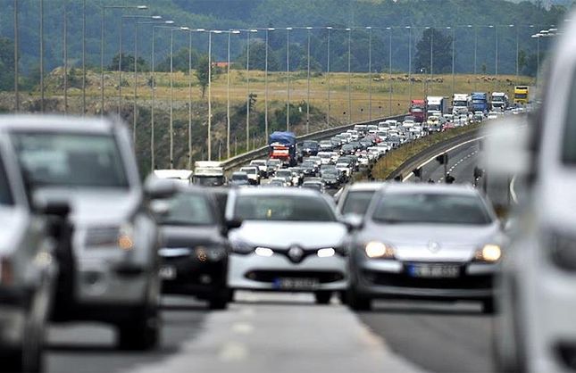 Trafikte yeni dönem: O sürücülere zorunlu hale gelecek!