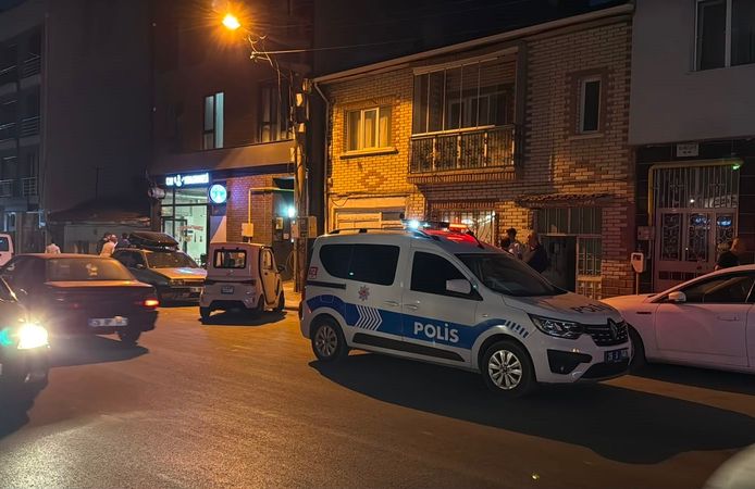 Evinde ölü bulundu