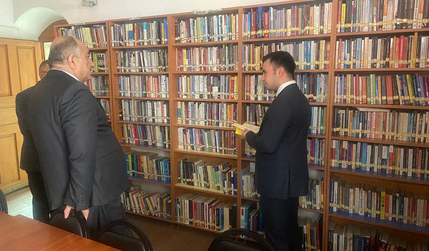 Kaymakam Nezir'den kütüphane ziyareti