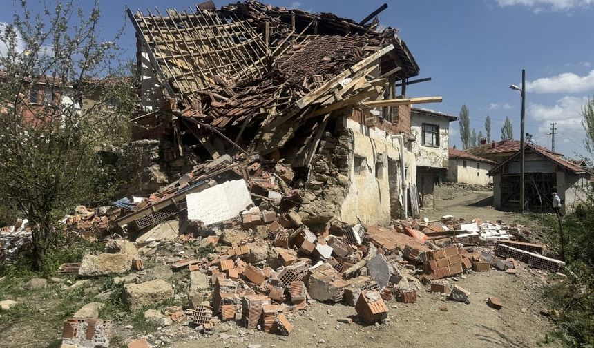 Yozgat depremde sallandı! Hasar tespit çalışmaları sürüyor