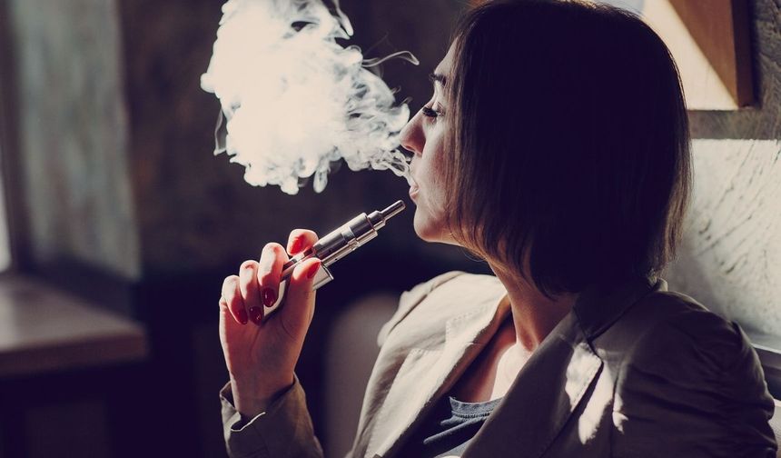 Elektronik sigara kullanan kadınlar dikkat: Geleceğiniz tehlikede!
