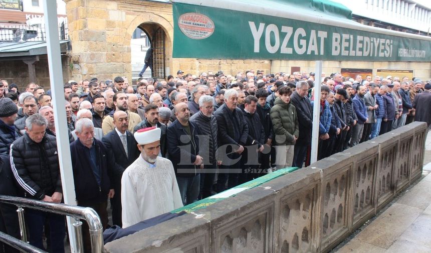 Mustafa Yaşar dualarla uğurlandı
