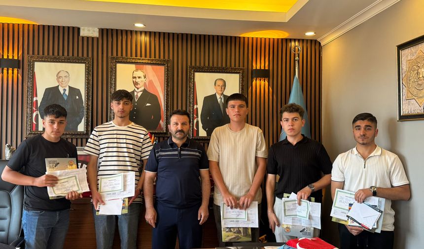 Yozgat Ülkü Ocakları'ndan öğrencilere ödül