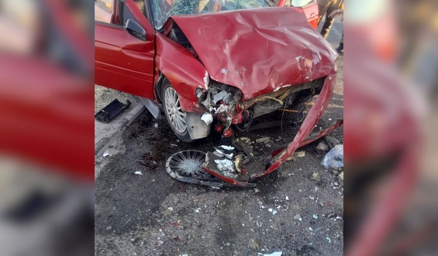 İşçi servisine otomobil arkadan çarptı!: 1 ölü, 12 yaralı!