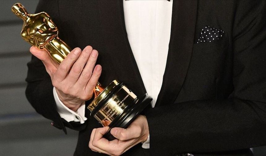 Oscar’lı yönetmenin ödülü uçuşta kayboldu