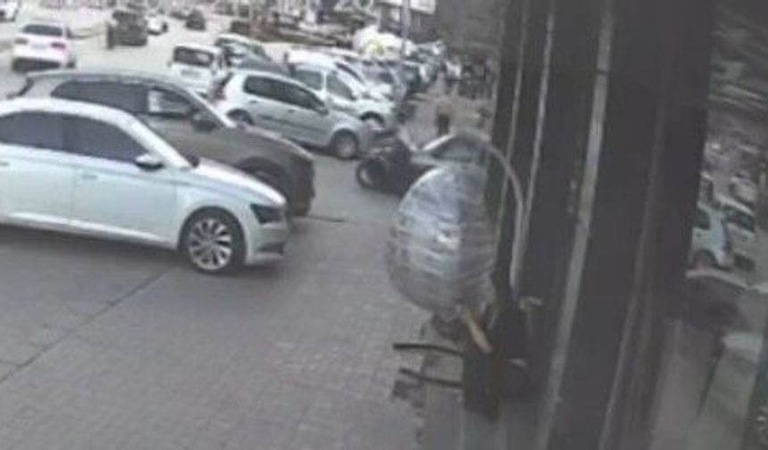 Bisikletli çocuk otomobile çarptı!