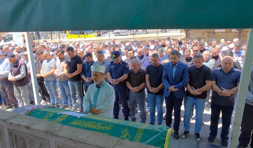 Doğtaş’ın annesi son yolculuğuna uğurlandı