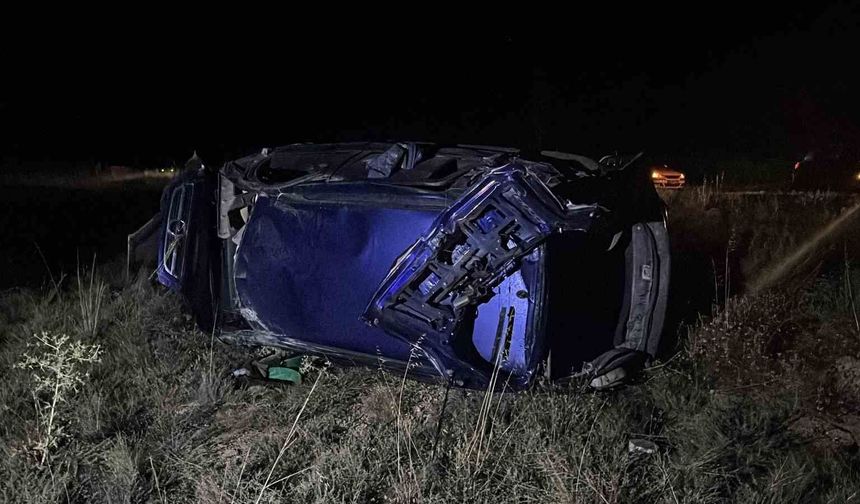 İki otomobil kafa kafaya çarpıştı: 1'i ağır, 7 yaralı
