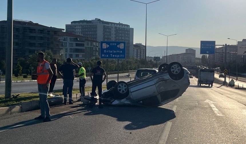 Otomobil refüje çıkarak takla attı! 1 yaralı