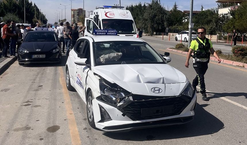14 yaşındaki sürücü kazaya karıştı: 4 kişi yaralandı
