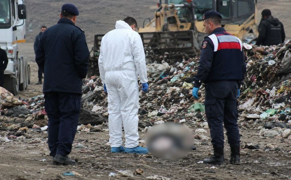 Çöp döküm sahasında bebek cesedi bulundu!