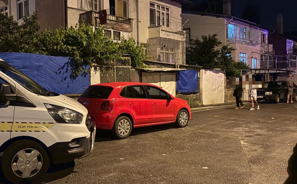 Husumetlilerin hedefi olan 2 katlı ev kurşunlandı!