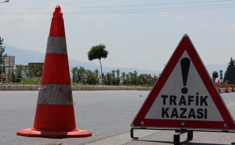 Feci kaza: Otomobil alev aldı, 1 kişi hayatını kaybetti