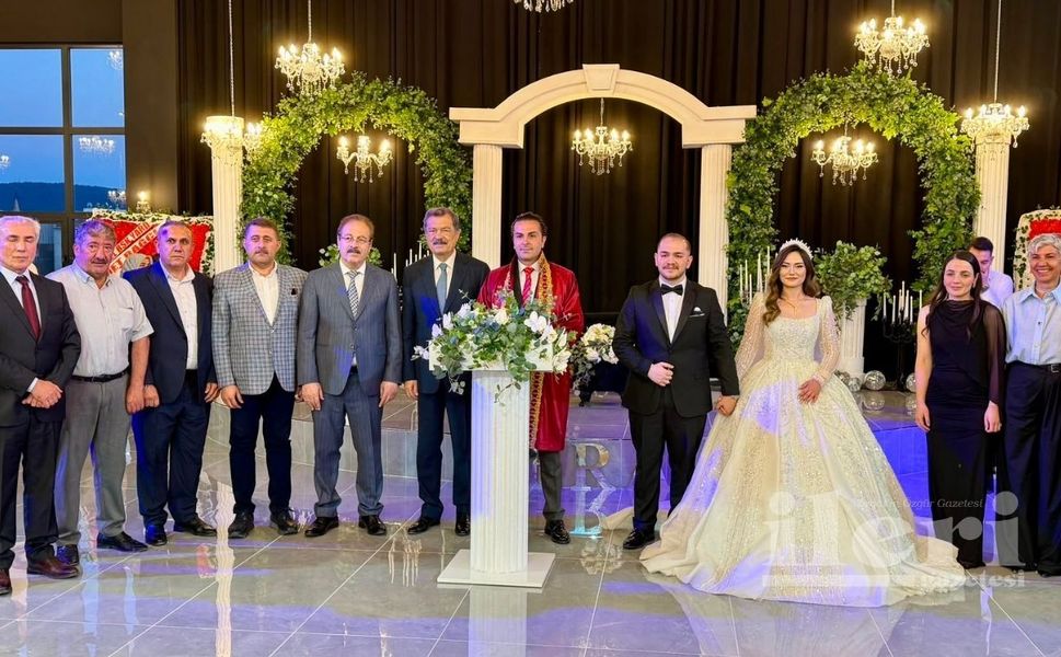 Yozgat’ta renkli düğün! Melike ve Utku çifti seçkin davetlileri ağırladı