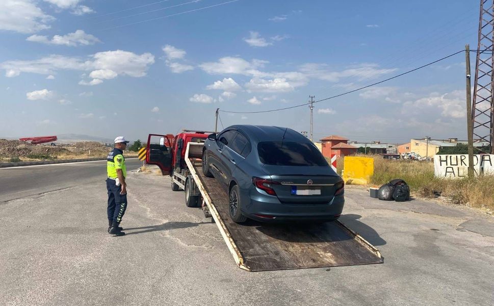 Yozgat'ta yakalama kaydı bulunan otomobil ele geçirildi