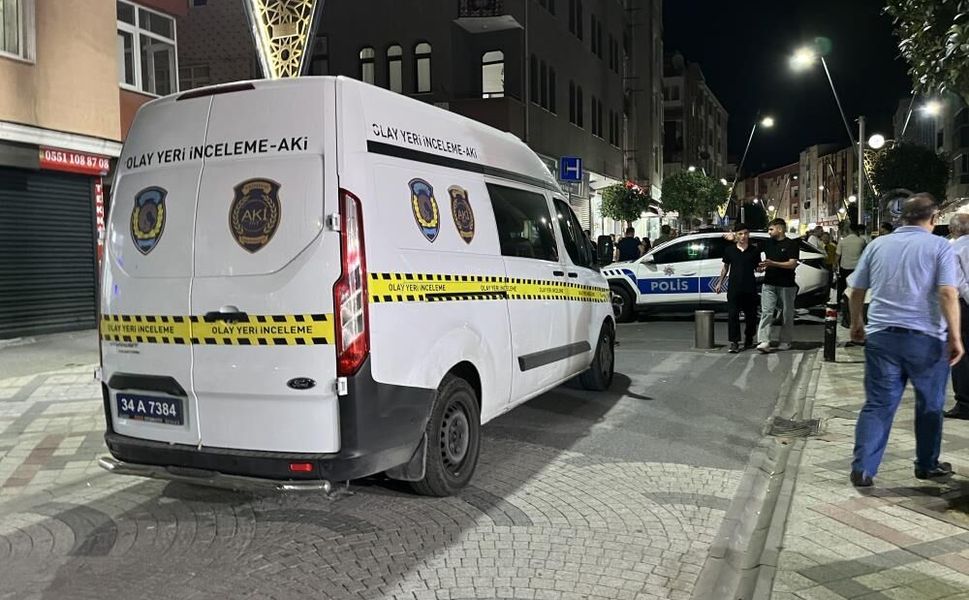 Komşusunu bıçakladı, sokağa ateş açtı: 4 yaralı