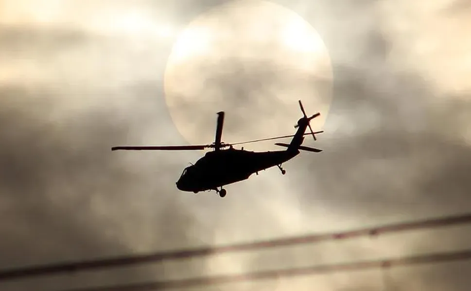Yüksek gerilim hattında çalışan helikopter düştü!