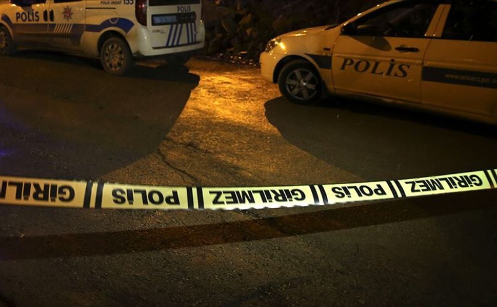 Mobilya fabrikasında makineye sıkışan işçi öldü
