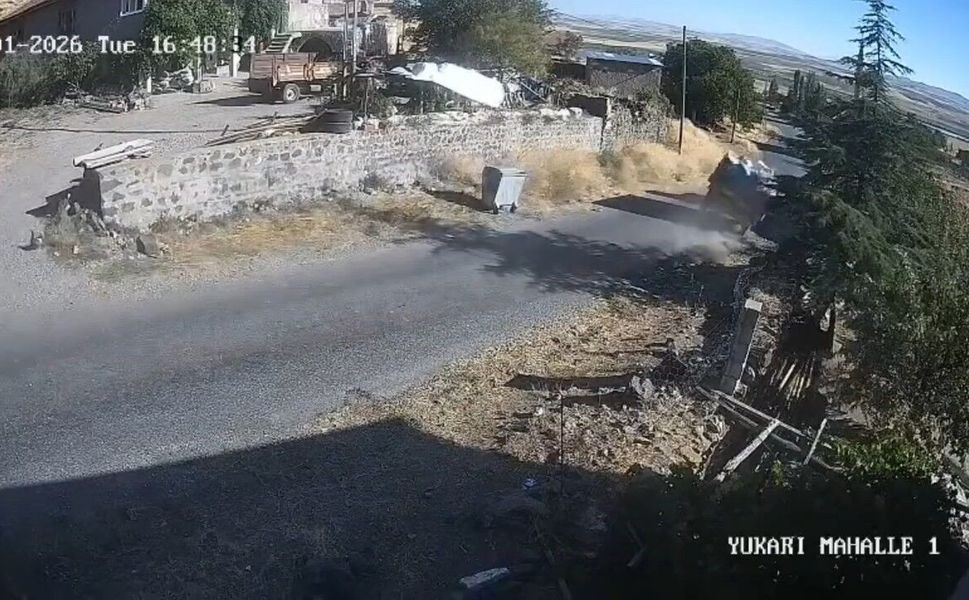 Traktör kazasında ağır yaralanan kadın öldü