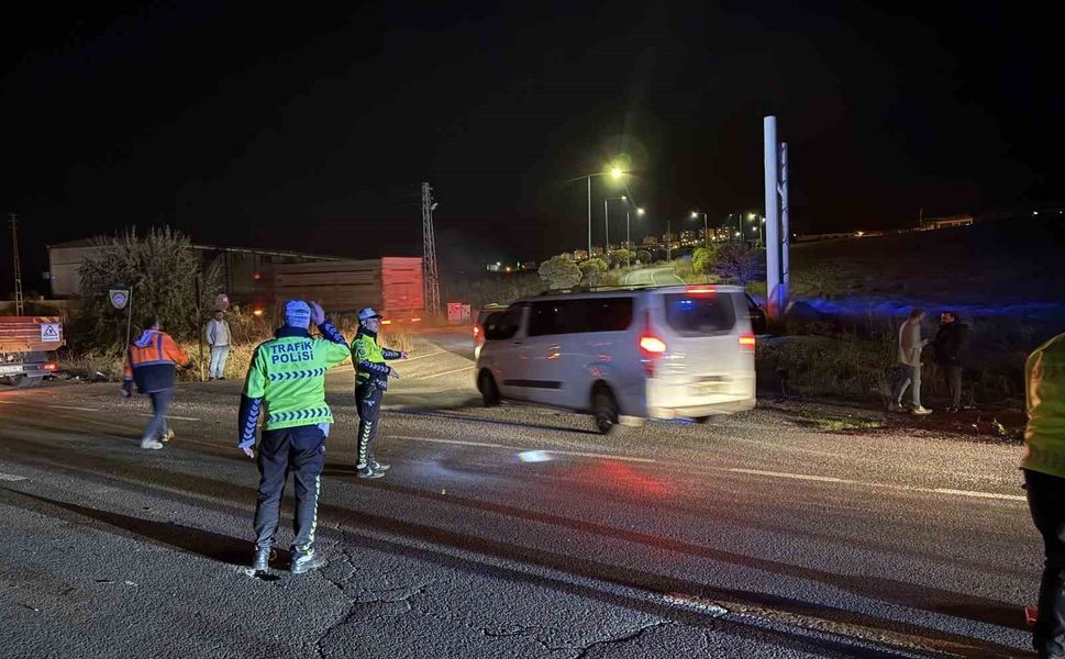 Trafik kazası: 3 ölü, 1 yaralı