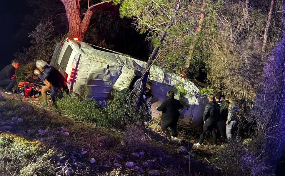 Dağ gezisi kabusa döndü: 15 yaralı