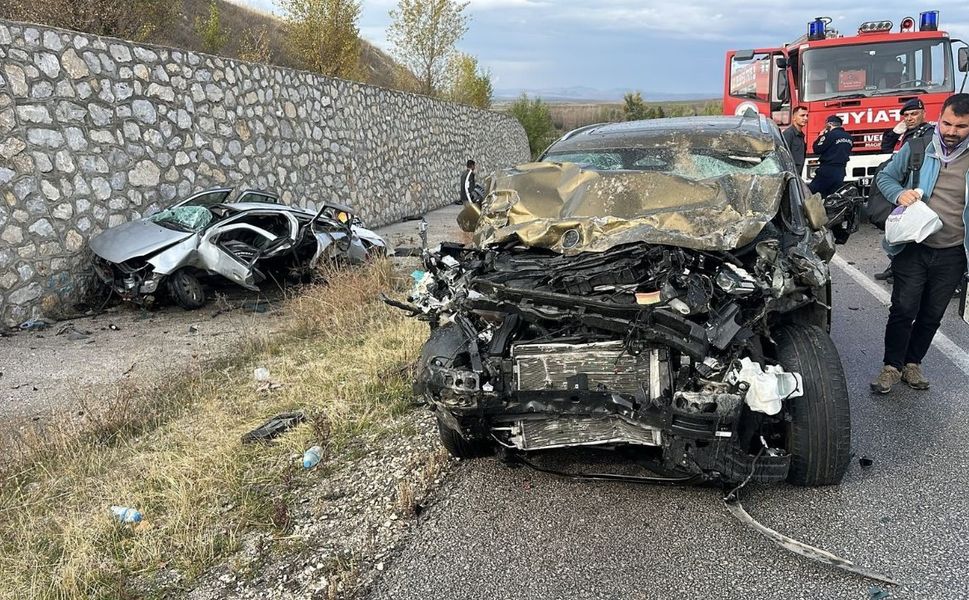 Alaca-Yozgat yolunda feci kaza! 4 ölü, 2 yaralı