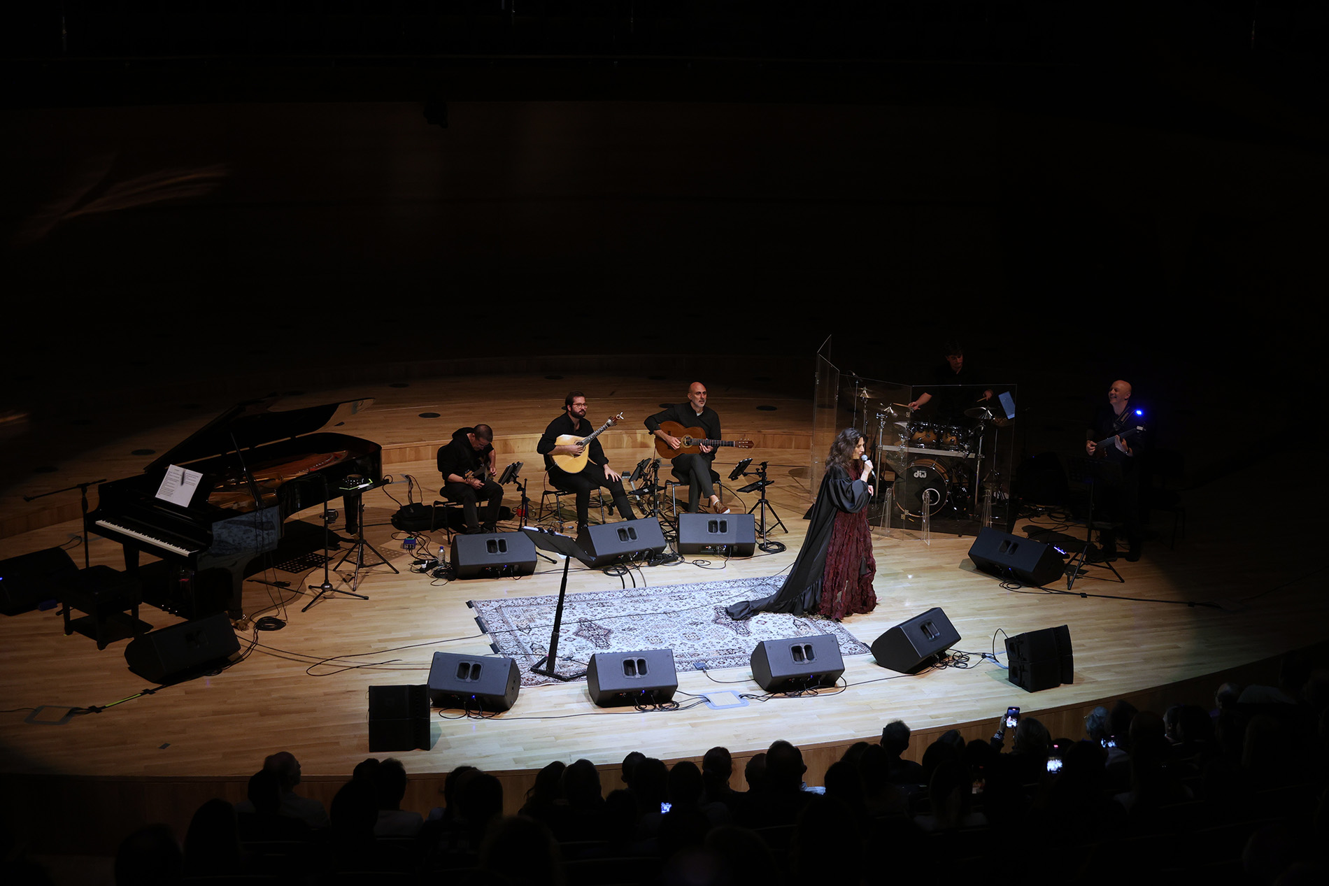 AA-20231015-32415640-32415630-PORTEKIZLI_SARKICI_DULCE_PONTES_BASKENTTE_KONSER_VERDI