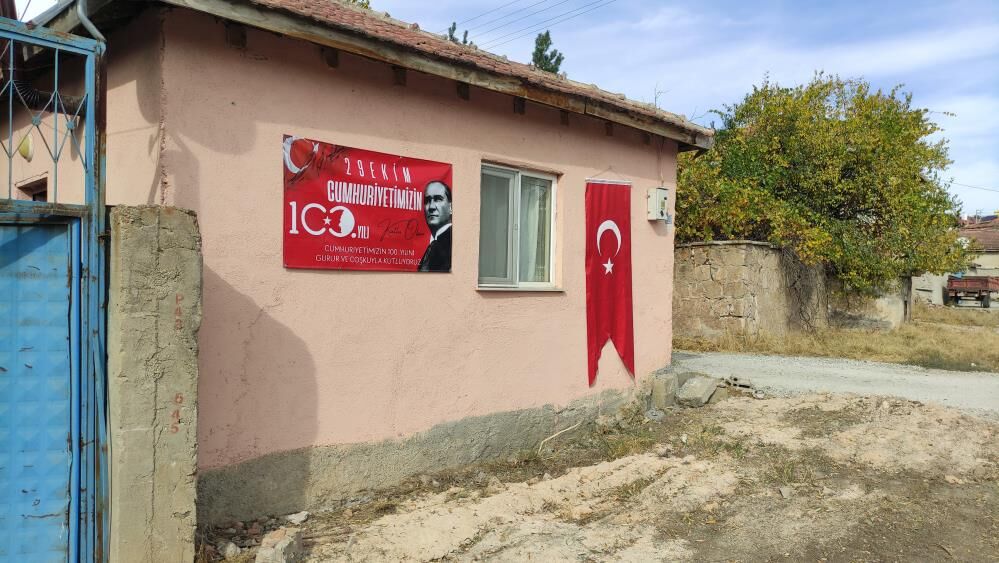 Yozgat'ta köyler bayraklarla donatılıyor