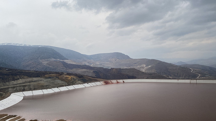 Erzincan'da Altın Madeninin Bulunduğu Bölgede Toprak Kayması Meydana Geldi (1)