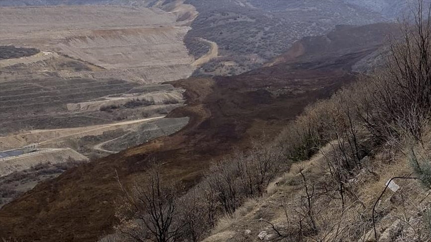 Erzincan'da Altın Madeninin Bulunduğu Bölgede Toprak Kayması Meydana Geldi (2)