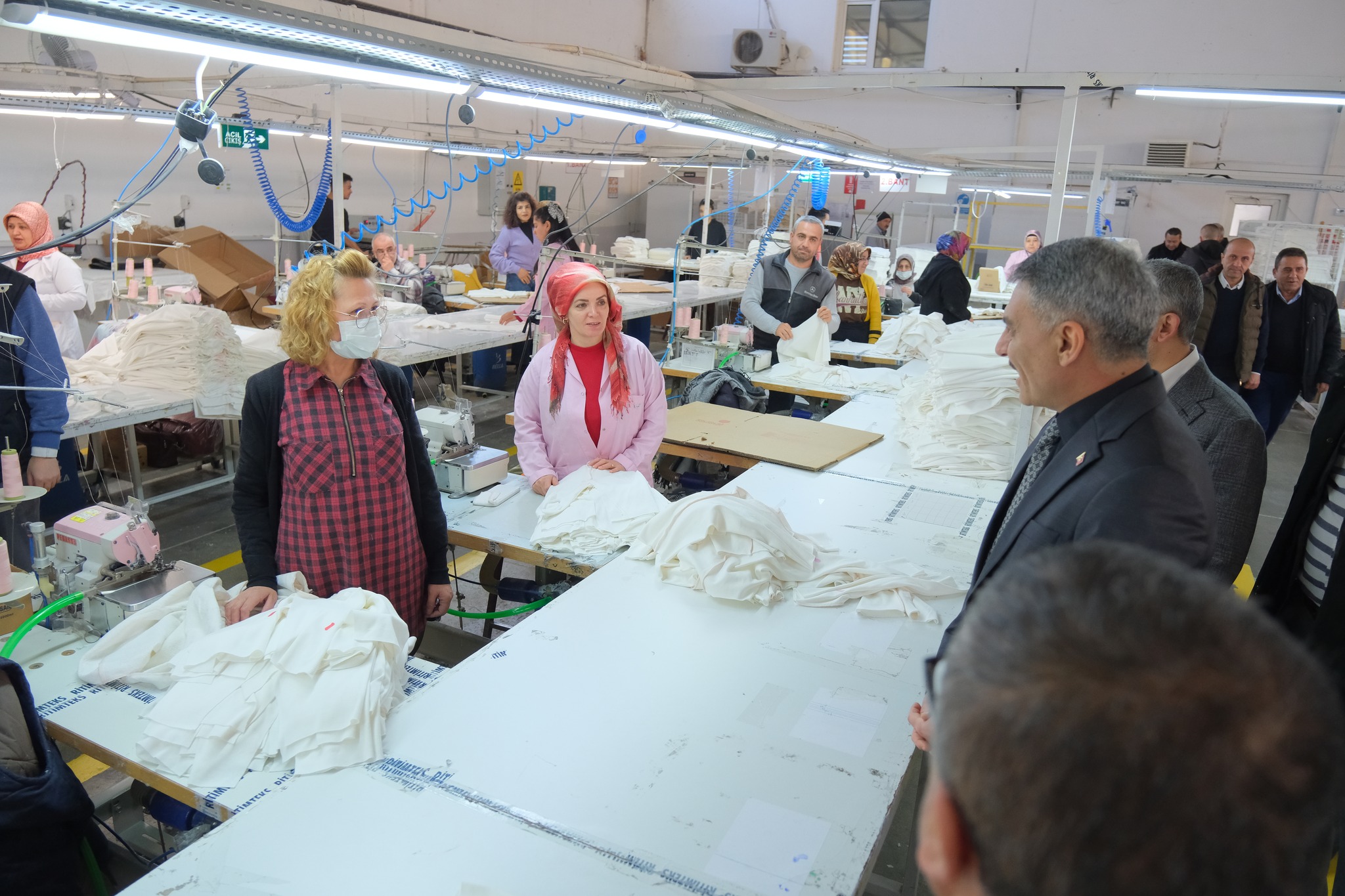 Tekstil Fabrikasını Ziyaret Etti2