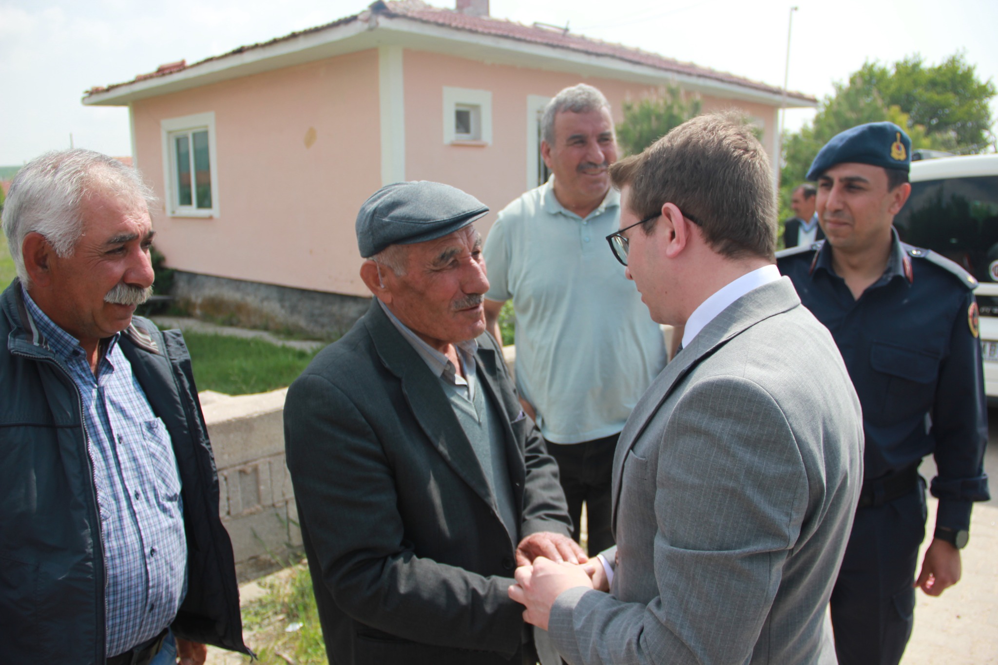 Köy Halkı Ile Buluştu