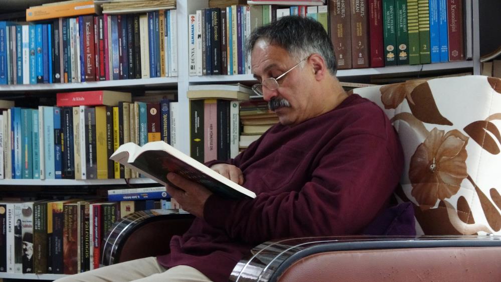Baba Evi̇ni̇ Kütüphaneye Çevi̇rdi̇ (3)