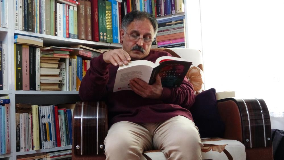 Baba Evi̇ni̇ Kütüphaneye Çevi̇rdi̇ (4)