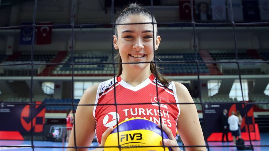 Zehra Güneş Boyu Ile Gündemde! Zehra Güneş’in Boyu Kaç Zehra Güneş Kimdir (1)